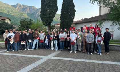 Consegnata la Costituzione ai neo diciottenni di Valmadrera, Malgrate e Oliveto Lario
