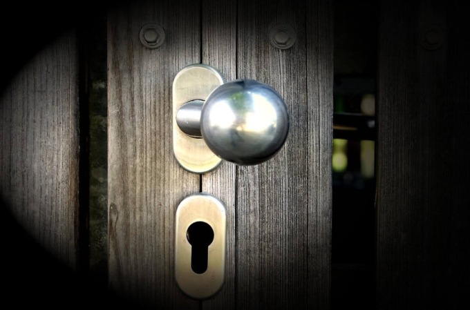 Apertura porte urgente: disponibili 24 ore per casa, garage e ufficio