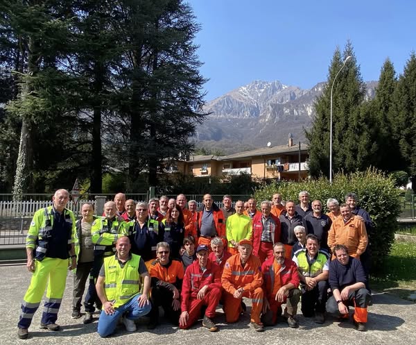 Fiumi sicuri: sessanta volontari ripuliscono il torrente Grigna