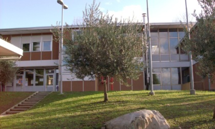 Scuola Sala al Barro non più idonea per ospitare i bambini, classi trasferite nell'edificio parrocchiale