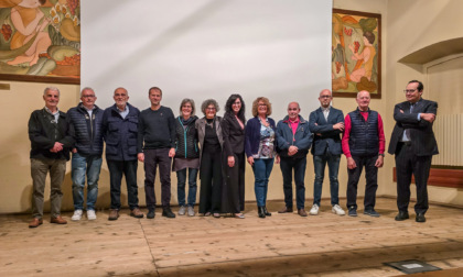Valmadrera, sala gremita al Fatebenefratelli per la serata del centro fotografico Gianni Anghileri