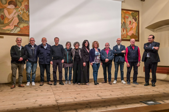 Valmadrera, sala gremita al Fatebenefratelli per la serata del centro fotografico Gianni Anghileri