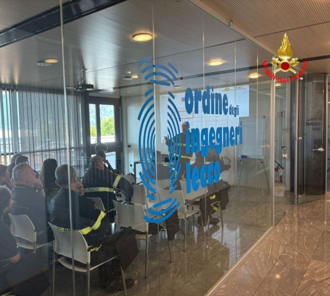 Lecco: successo per il primo seminario di polizia giudiziaria per i Vigili del Fuoco volontari