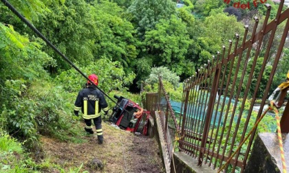 Lecco: 82enne precipita con l'auto per 20 metri nella scarpata