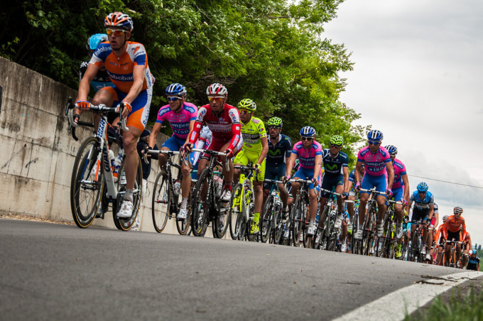Arriva il Giro d’Italia tra grande festa e strade chiuse: ecco gli orari dei passaggi Comune per Comune