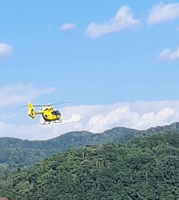 24enne in condizioni serie dopo uno scontro auto moto a Brivio