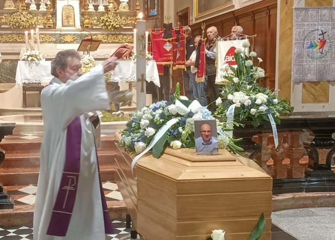 Commosso addio a Bruno Gandolfi: “La vita, quando è donata, continua anche dopo la morte”