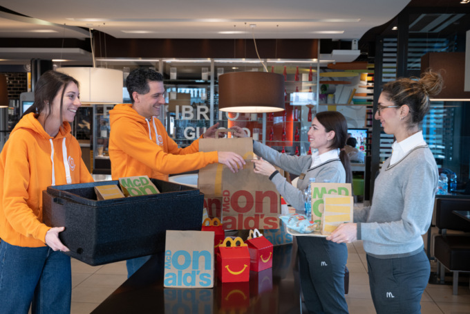 A Garlate, McDonald’s e Fondazione Ronald McDonald insieme a Banco Alimentare donano 30 pasti caldi a settimana a chi è in difficoltà