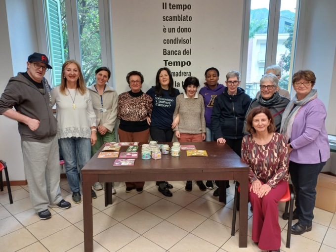 Valmadrera, arte e fragilità: un successo il laboratorio per la Festa della mamma a Villa Ciceri