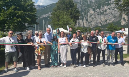 "Portami al lago", gli Sbandieratori inaugurano il weekend di festa a Parè