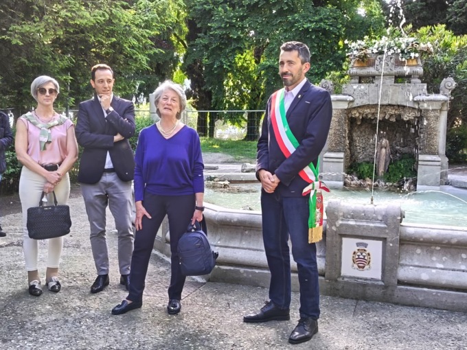 A Mandello inaugurata la fontana restaurata grazie al contributo di Icma