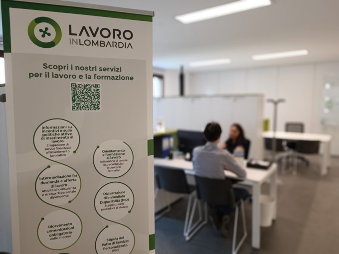 Attenzione alla truffa: finti messaggi dal Centro per l’impiego