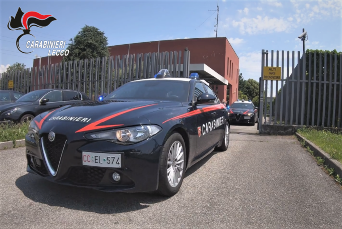 Costa Masnaga: tentano prelievo con carta rubata, arrestati