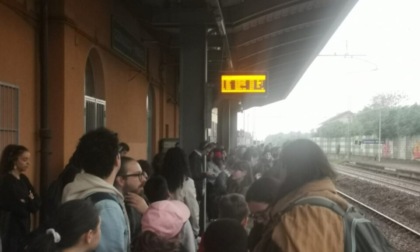 Treni: cancellazioni e ritardi sulla linea Milano-Lecco