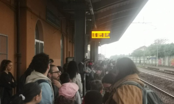 Treni: cancellazioni e ritardi sulla linea Milano-Lecco