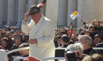 Gli Alpini di Lecco in pellegrinaggio a Roma a ottobre, nel 2014 l'incontro con Papa Francesco
