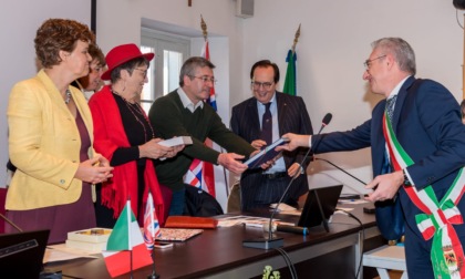 Delegazione valmadrerese a Buckingham per la seconda firma del patto di gemellaggio