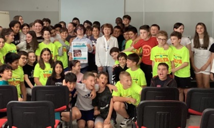 Mandello: gli alunni incontrano Matteo Bonacina, ragazzo con la sindrome di Down