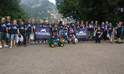 SISAL e Plastic Free ripuliscono il lungolago di Lecco: raccolti 25 kg di rifiuti