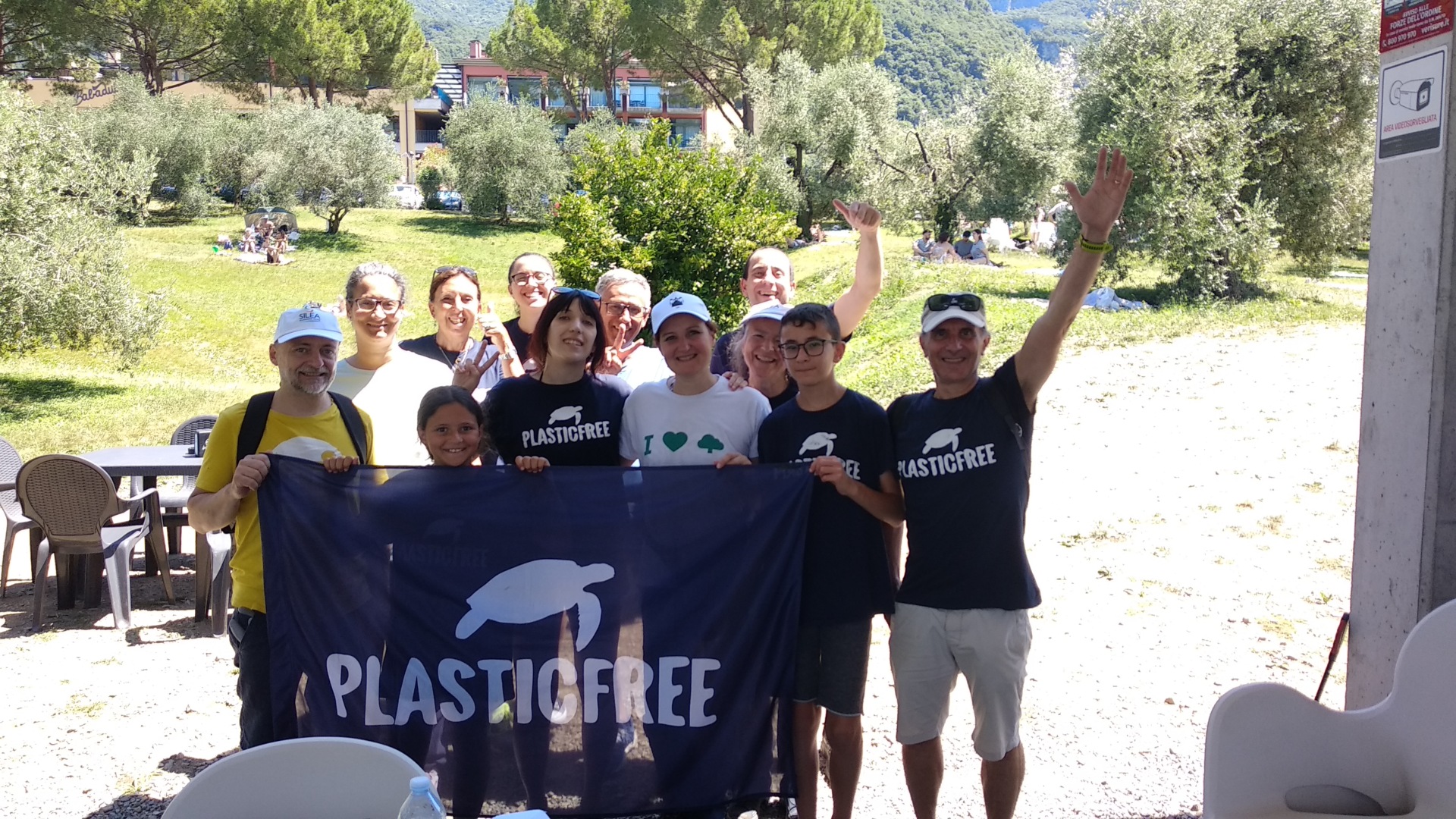 Abbadia: 50 kg di rifiuti raccolti grazie ai volontari di Plastic Free