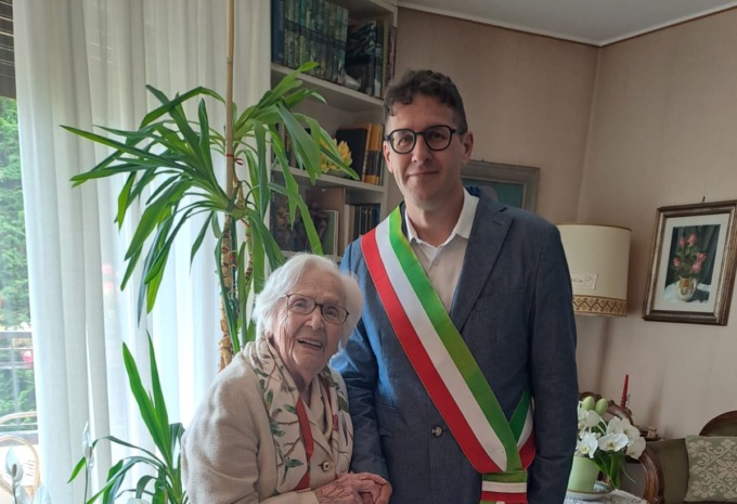 Olginate in festa per i 100 anni della maestra Maria Mauri