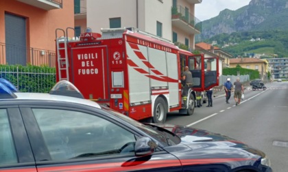 Lecco: grave incidente in via Belfiore, motociclista in codice rosso. Coinvolto anche un pedone