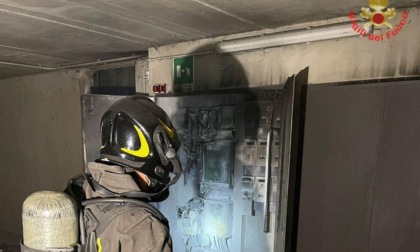 Incendio in un condominio a Dervio: intervento dei Vigili del Fuoco