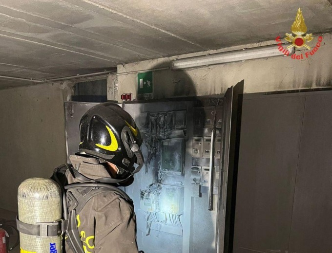Incendio in un condominio a Dervio: intervento dei Vigili del Fuoco