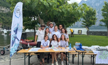 Valmadrera, un successo "Save the lake": in tanti per il clean up in canoa