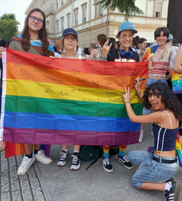 Più di 3000 persone in piazza per Lecco Pride