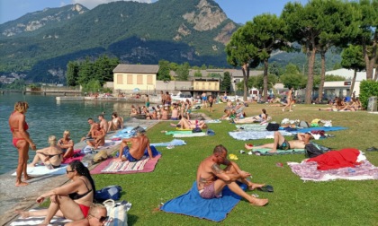 La morsa del caldo si stringe anche sul Lecchese: in tanti cercano refrigerio sul lago - LE FOTO