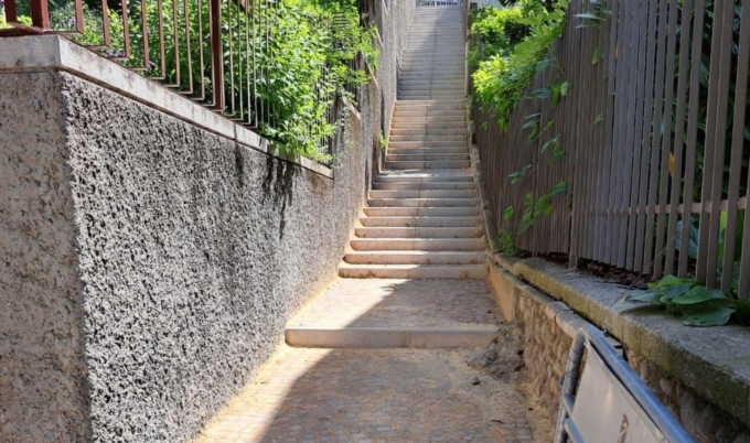 Lecco, terminati i lavori di riqualificazione della scalinata di via Ai Poggi