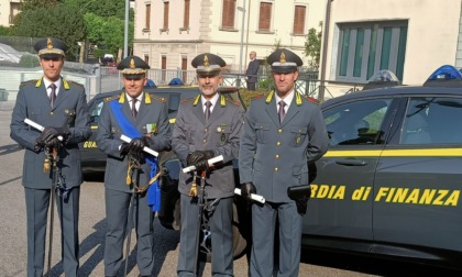 La Guardia di Finanza celebra il 251° anniversario, l'encomio a quattro militari