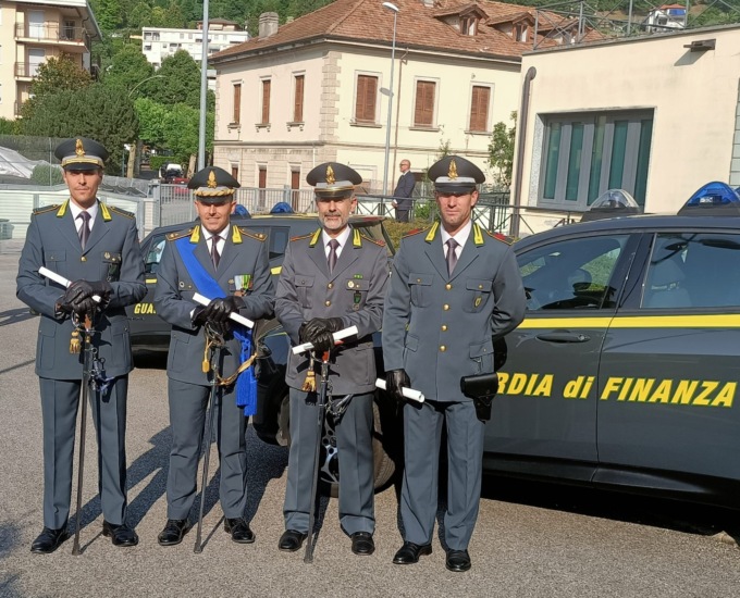 La Guardia di Finanza celebra il 251° anniversario, l’encomio a quattro militari