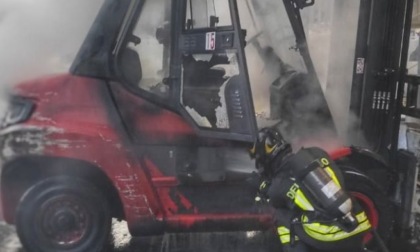 Calolziocorte, colonna di fumo dalla cartiera: intervento dei Vigili del fuoco