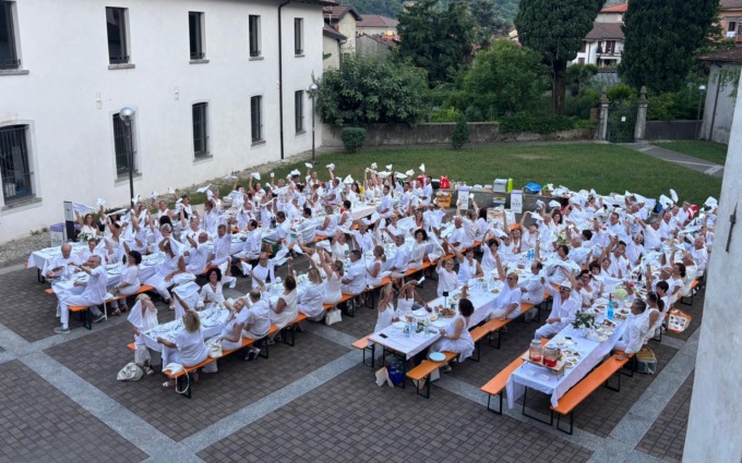 Valmadrera, convivialità ed eleganza: un successo la tradizionale Cena in bianco