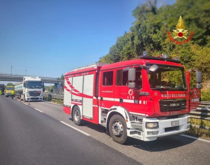 Incidente in Ss36 con un tir che trasporta gas