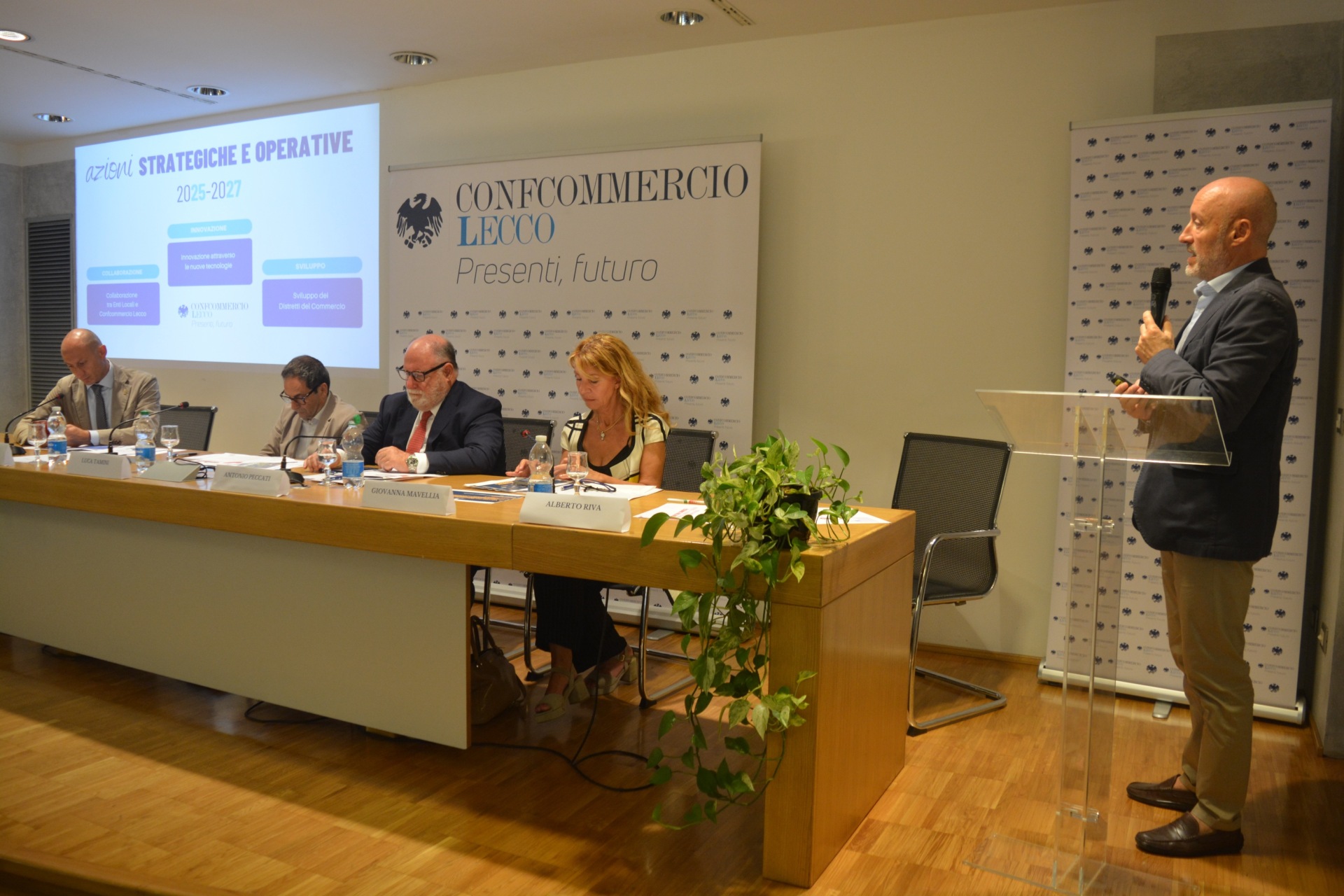 convegno prossimità riva + tavolo