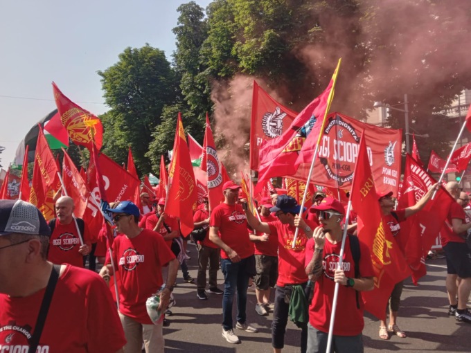 Più di 200 metalmeccanici lecchesi in sciopero a Bergamo