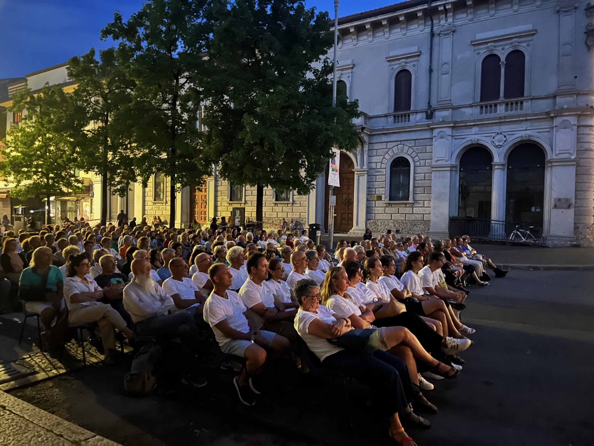 14 luglio la vita da grandi piazza + palazzo 1