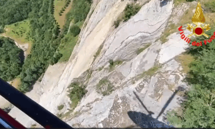 Frana nella vecchia cava di Cesana Brianza: il video