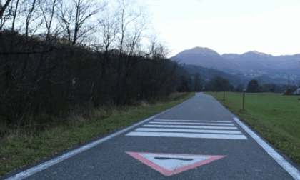 Atti osceni lungo la ciclopedonale della Valsassina: allerta del Comune
