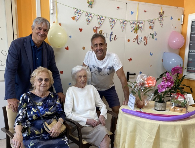 Festeggiati agli IRAM i 103 anni della signora Rosa Mangili