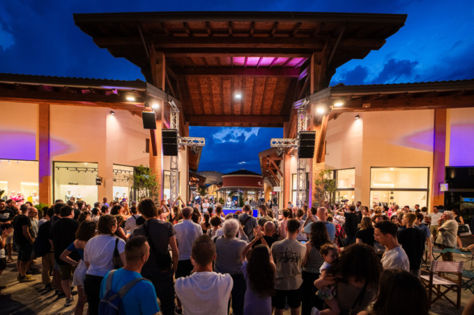 Musica e racconto al tramonto: tornano le Summer Nights a Franciacorta Village