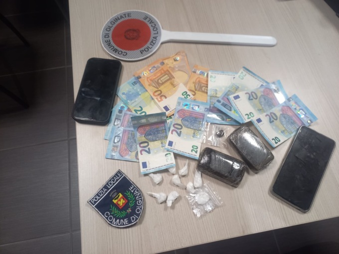 Trovati con la droga nell’auto, arrestati due giovani