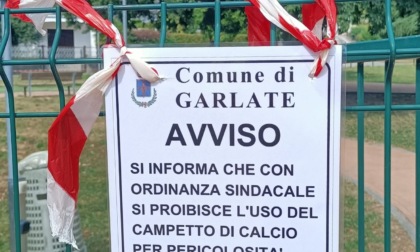 Parco di Garlate, chiuso il campo da calcio per vandalismi e interventi di manutenzione
