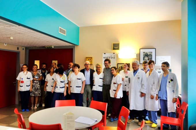 Wunderkammer: nel reparto oncologia del Manzoni le pareti si rivestono di parole e di bellezza