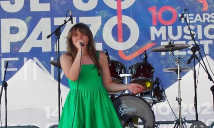 La giovane cantante lecchese Lubemi tra i dieci finalisti del concorso “Je so pazzo” a Marino