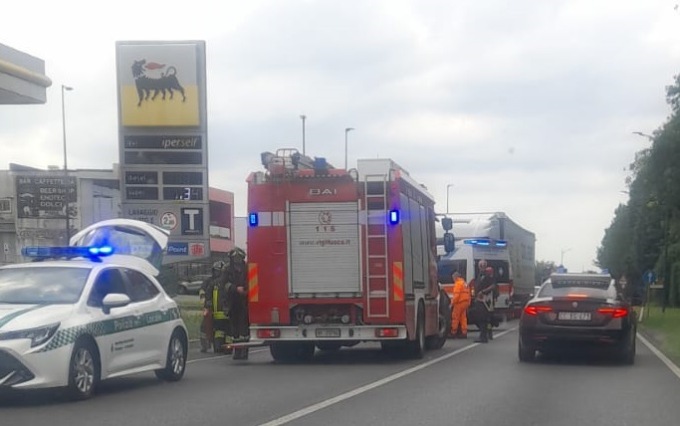 Osnago, scontro frontale tra un’auto e un camion:  grave coppia di anziani