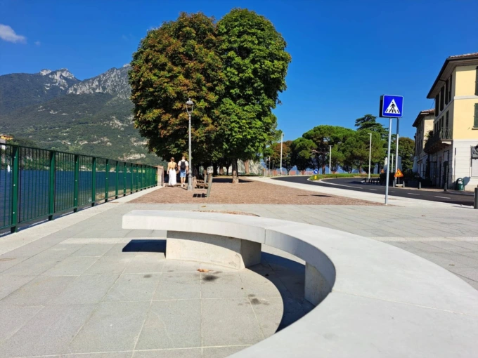 Lungolago di Lecco: riapre piazza Stoppani